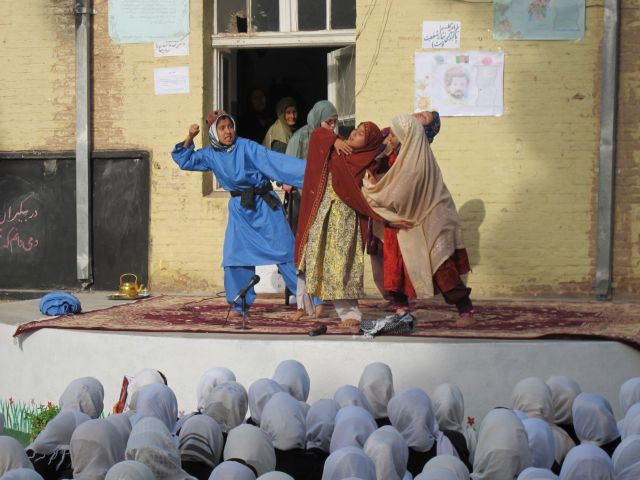 Παίζοντας με τη φωτιά στο Αφγανιστάν